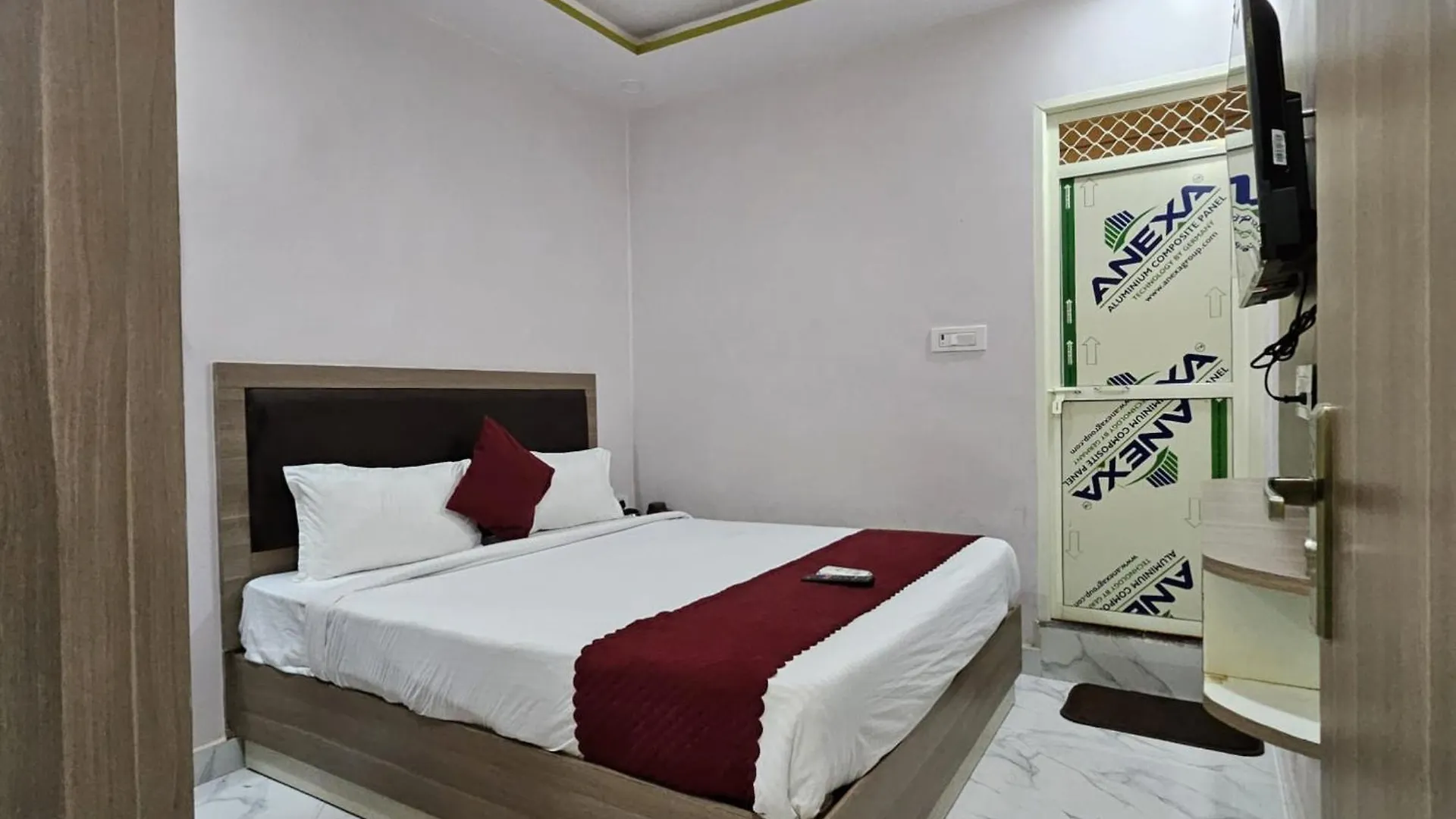 ****  A Premium Hotel Pvs Grand Near Baba Vishwanath Temple - Luxury & Spacious Rooms #Wifi #Parking #Lift & Excellent Customer Service - Best Location - Best Seller Hotel In Varanasi Ινδία