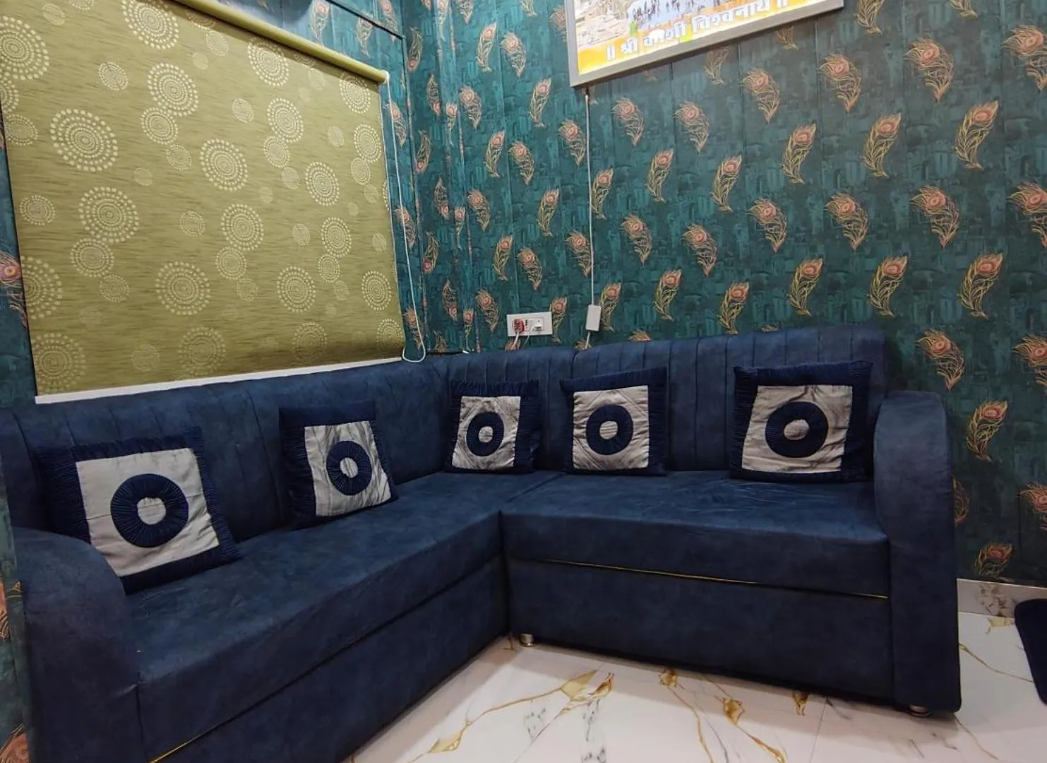 A Premium Hotel Pvs Grand Near Baba Vishwanath Temple - Luxury & Spacious Rooms #Wifi #Parking #Lift & Excellent Customer Service - Best Location - Best Seller Hotel In Varanasi